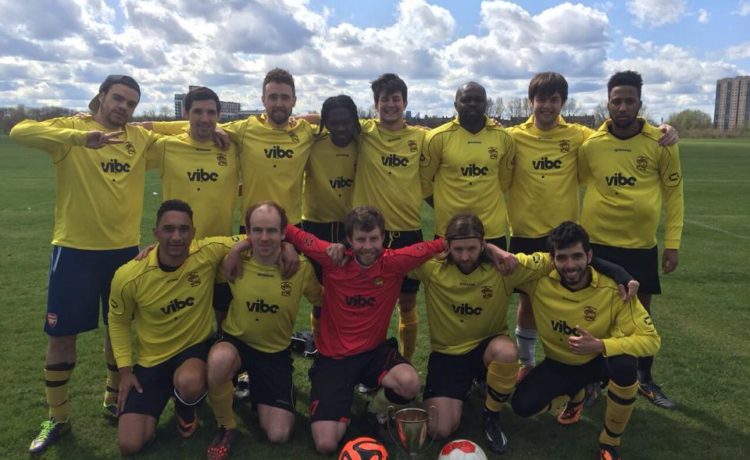 Vibe Teacher Ian with his football team on the pitch in London