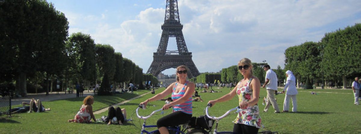 Vibe Teacher Lizzie checking out the sights in Paris