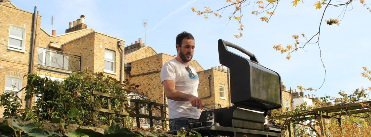 Vibe Teaching Agencies Australian Teacher Cam cooking the BBQ at a Teacher Event in London