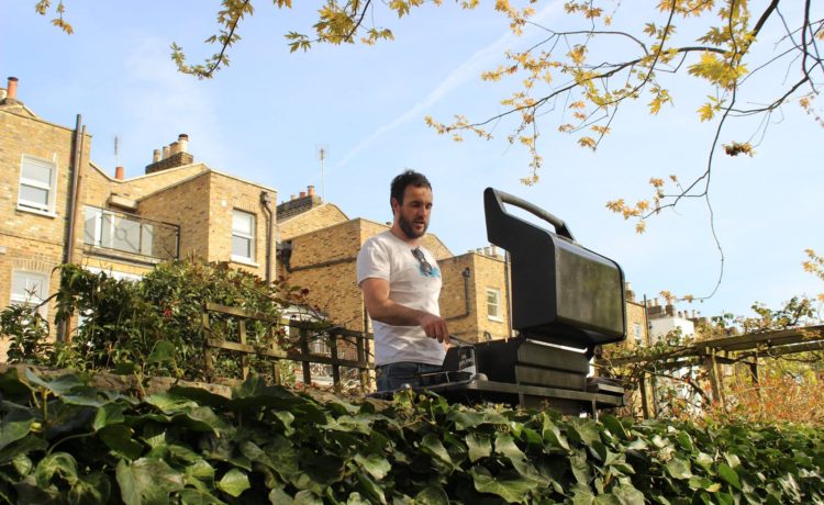 Vibe Teaching Agencies Australian Teacher Cam cooking the BBQ at a Teacher Event in London