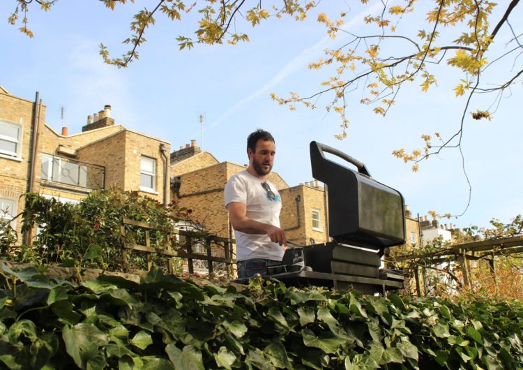 Vibe Teaching Agencies Australian Teacher Cam cooking the BBQ at a Teacher Event in London